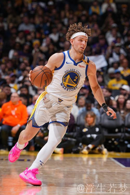 波杰姆斯基半场绝杀三分，表现神勇！