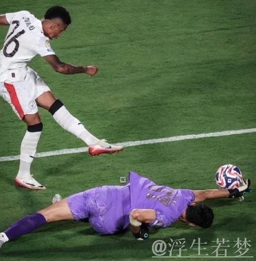 布努神级发挥！10次扑救力挽狂澜，曼城加时赛30脚射门狂进3球